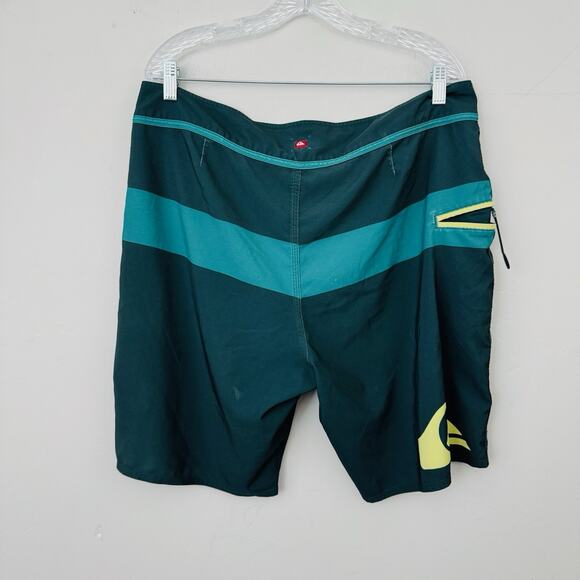 Quicksilver Blue Striped Board Shorts Men’s Size 38 - Picture 5 of 10